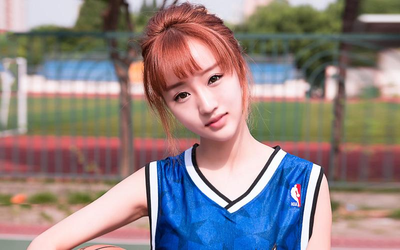 胡桃玩旅行者小昆昆游戏场景